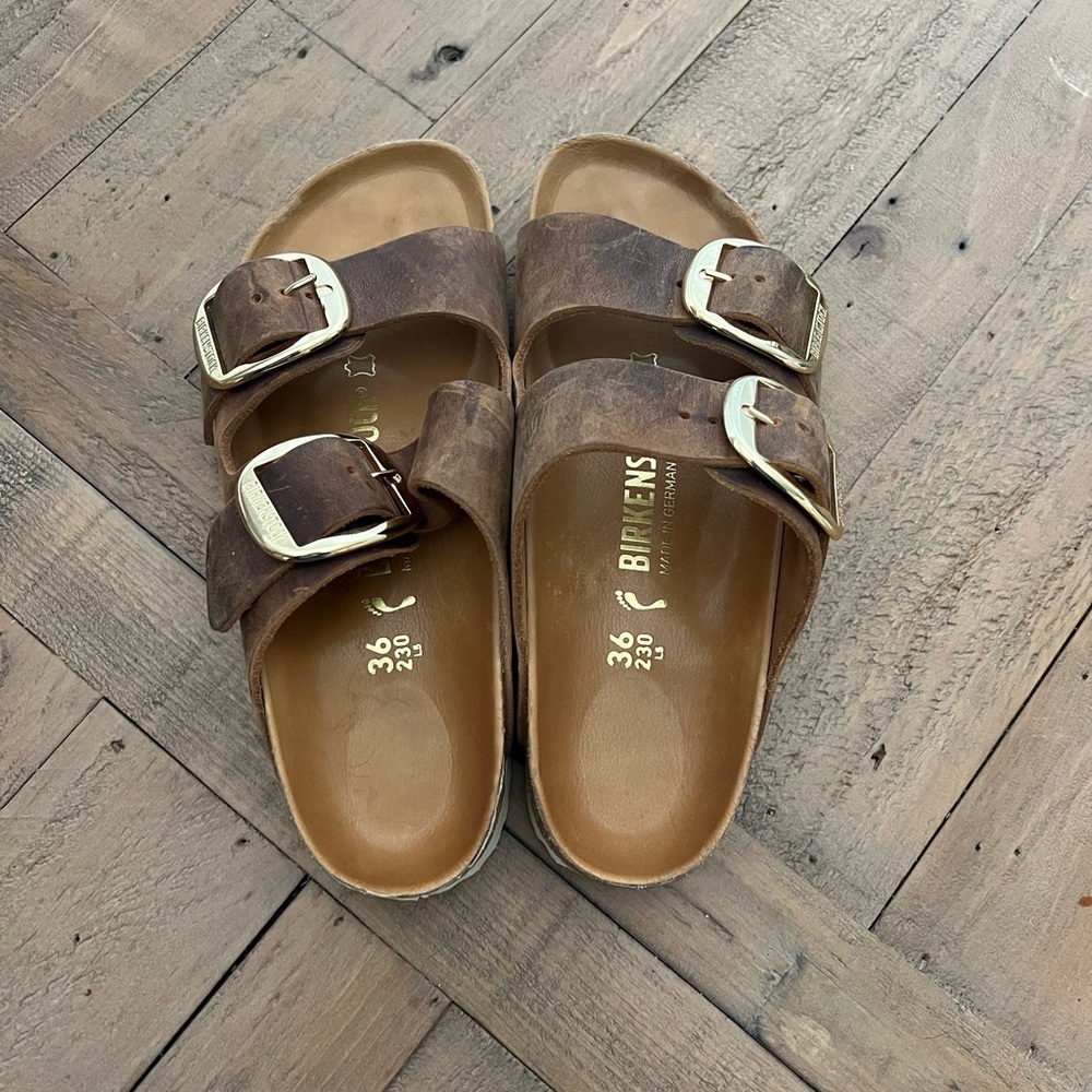Brown Leather With Gold Buckle Birkenstocks